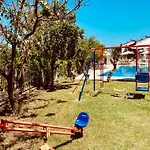 Apolon Complex Aparthotel 4*