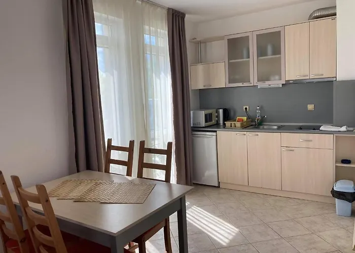 Aparthotel Apolon Complex 4*