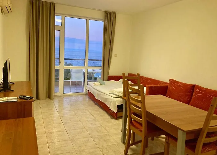 Apolon Complex Aparthotel