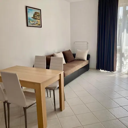 Apolon Complex Aparthotel 4*