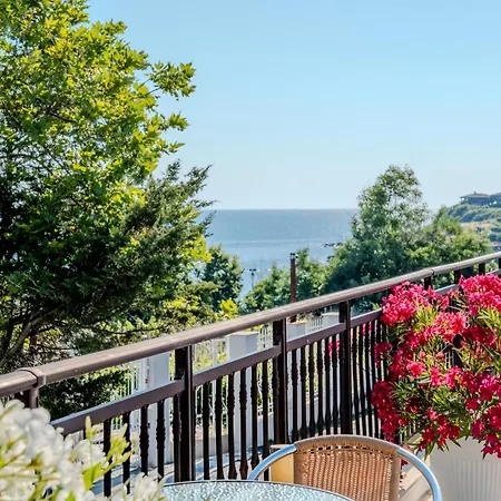 Apolon Complex Aparthotel