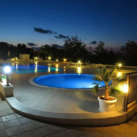 Apolon Complex Aparthotel