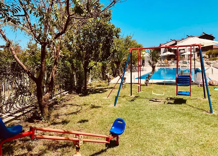 Apolon Complex Aparthotel 4*