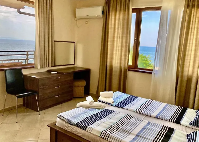 Apolon Complex Aparthotel 4*