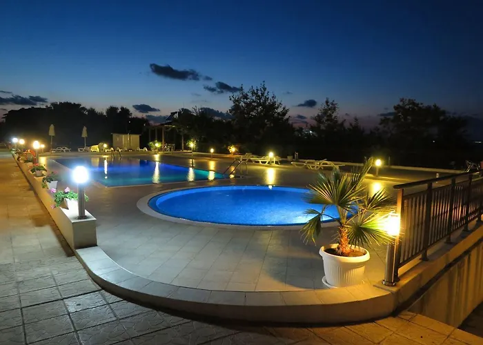 Apolon Complex Aparthotel